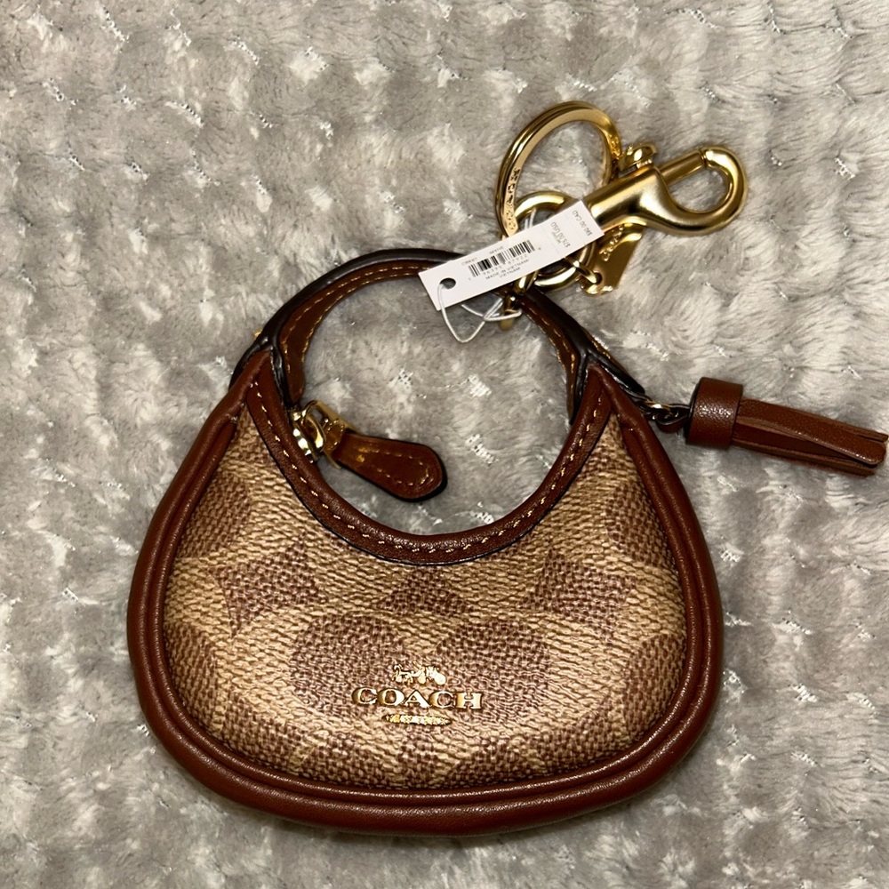 BNWT Coach signature hobo keychain